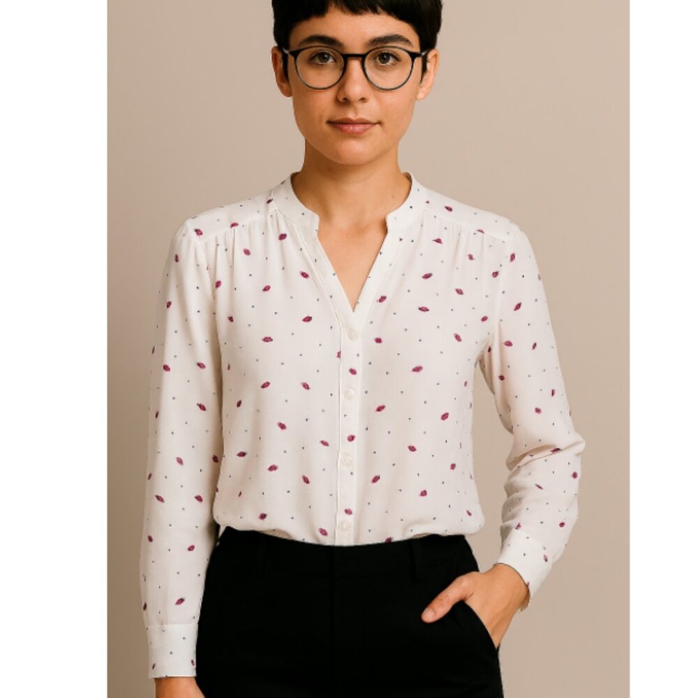 💋 NWOT Hot lips and polkadot print button up blouse 💋